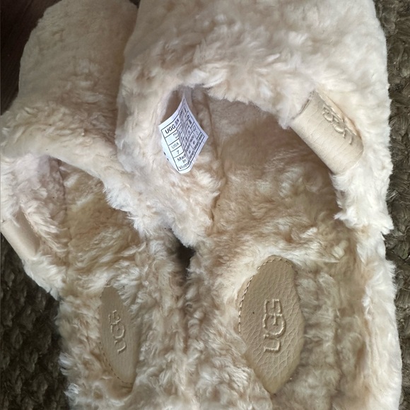 Fuzz Sugar Clog Uggs - Picture 5 of 6